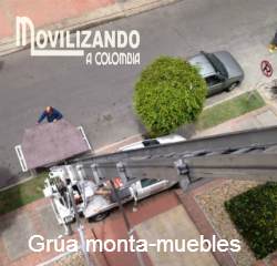 Grúa montamuebles de Movilizando a Colombia para mudanzas por fachada vista desde arriba